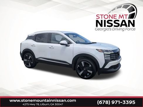 Certified 2025 Nissan Kicks SR FWD image 1