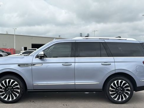 Used 2022 Lincoln Navigator Black Label AWD/4WD image 2