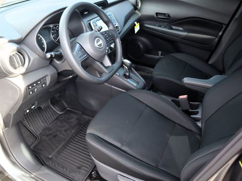 New 2025 Nissan Kicks Play S image 12