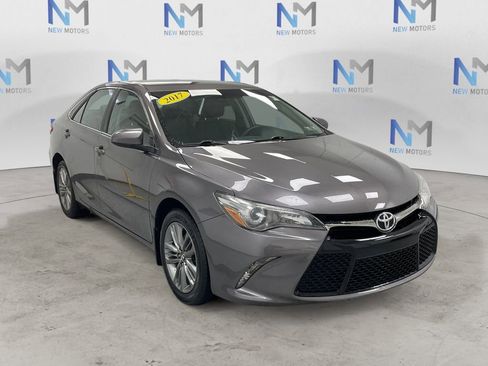 Used 2017 Toyota Camry SE FWD image 5