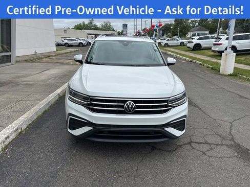 Certified 2023 Volkswagen Tiguan SE w/ Panoramic Sunroof Package AWD/4WD image 4