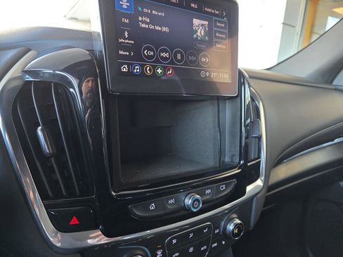 Used 2023 Chevrolet Traverse LT image 11