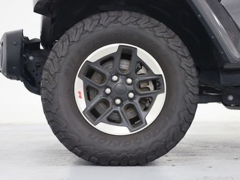 Used 2022 Jeep Wrangler Unlimited Rubicon w/ Steel Bumper Group AWD/4WD image 9