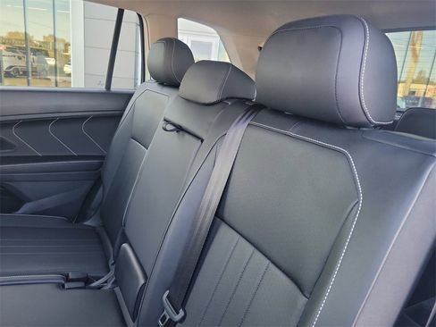 Used 2022 Volkswagen Tiguan SE image 15
