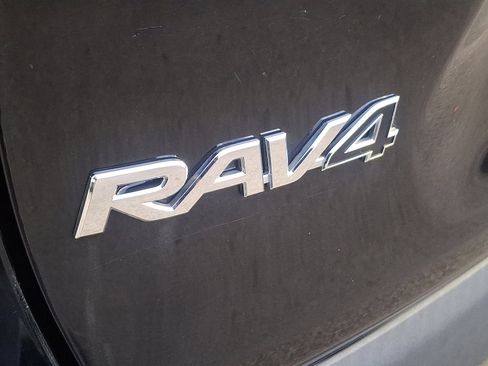 Used 2023 Toyota RAV4 XLE image 29