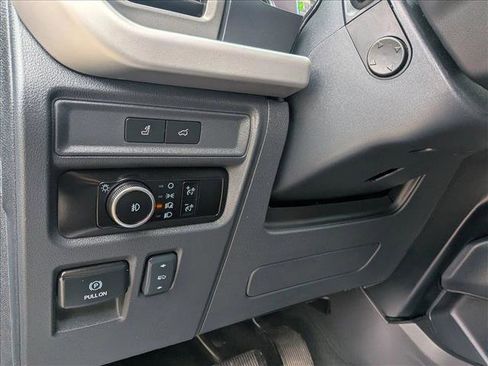 Used 2024 Ford Expedition Max XLT image 16