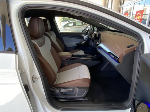 Used 2024 Volkswagen ID.4 2WD image 32