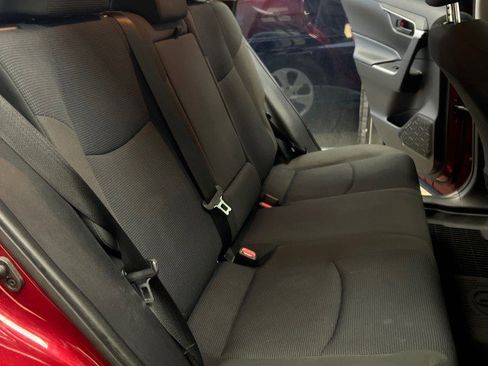 Used 2020 Toyota RAV4 LE image 12