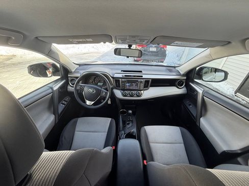 Used 2015 Toyota RAV4 LE image 16