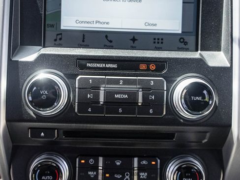 Used 2017 Ford F450 Platinum w/ Platinum Ultimate Package AWD/4WD image 18