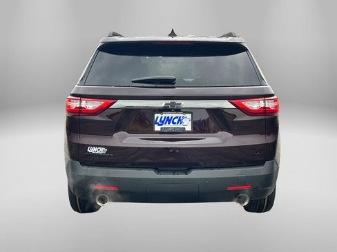 Used 2020 Chevrolet Traverse LT w/ LPO, Blackout Package FWD image 3