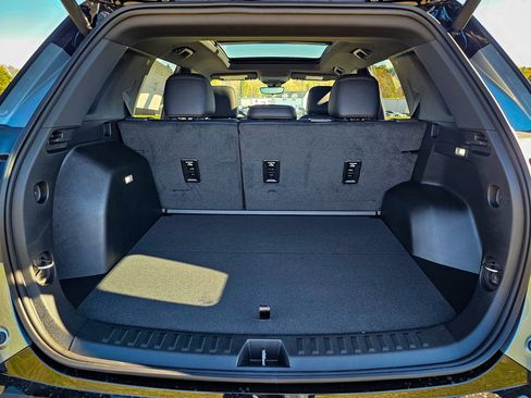 New 2026 GMC Terrain AT4 w/ Convenience Package III image 34