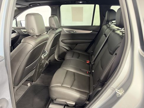 Certified 2024 Cadillac XT6 Luxury AWD/4WD image 7