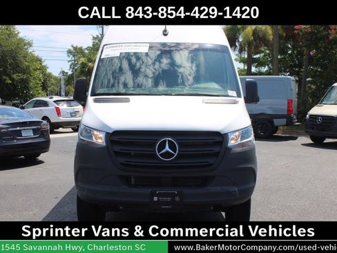Used 2024 Mercedes-Benz Sprinter 2500 image 2