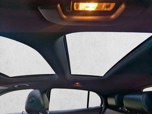 Used 2019 Mercedes-Benz GLA 250 4MATIC image 19