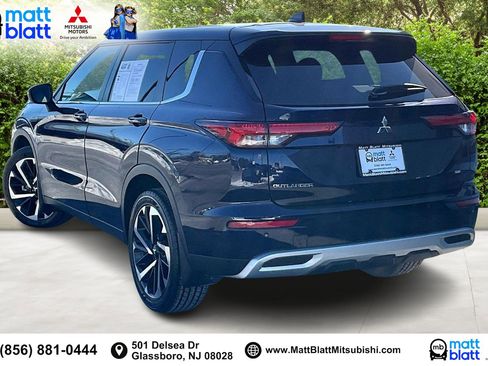 Used 2023 Mitsubishi Outlander SE image 13