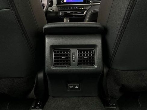 Used 2025 Toyota Camry SE FWD image 13