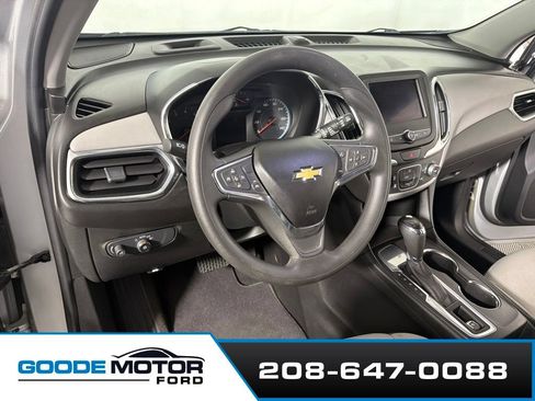 Used 2020 Chevrolet Equinox LS w/ LS Convenience Package FWD image 8