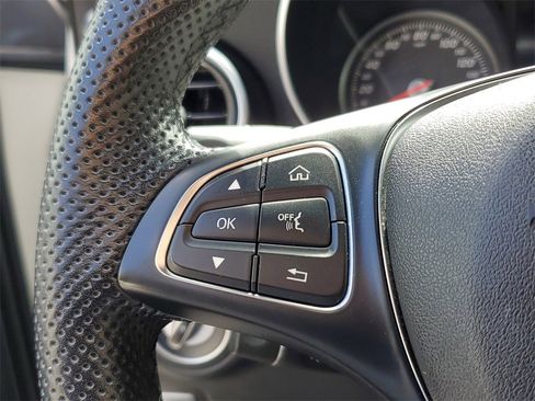 Used 2019 Mercedes-Benz GLC 300 w/ Premium Package image 24