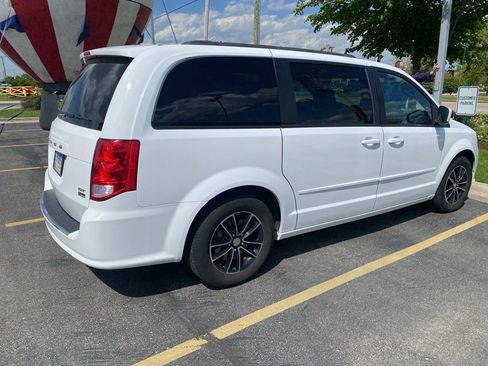 Used 2017 Dodge Grand Caravan GT FWD image 3