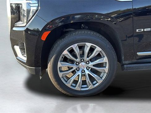 Used 2021 GMC Yukon XL Denali image 9