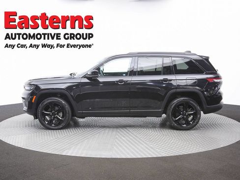 Used 2024 Jeep Grand Cherokee Altitude AWD/4WD image 61