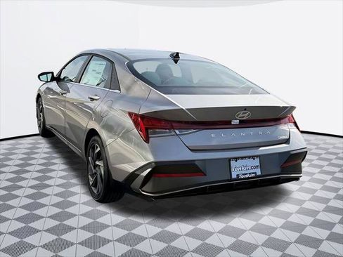 New 2026 Hyundai Elantra Limited FWD image 5