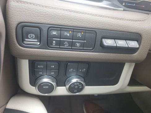 Used 2023 GMC Yukon Denali image 15