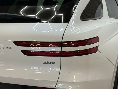 Used 2023 Genesis GV70 2.5T w/ Sport Prestige Package image 12