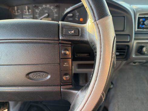 Used 1996 Ford Bronco XLT image 40