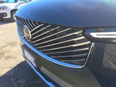 New 2026 Volvo XC90 T8 Ultra w/ Protection Package Premier image 11