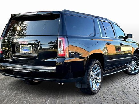 Used 2018 GMC Yukon XL SLT w/ Premium Edition image 9