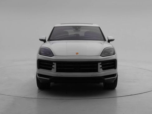 Used 2024 Porsche Cayenne image 8