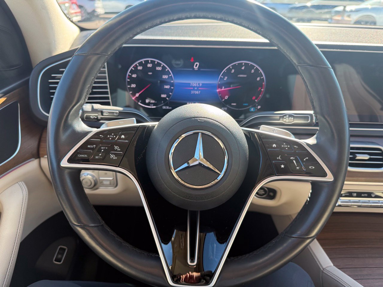Used 2024 Mercedes-Benz GLE 350 4MATIC image 17