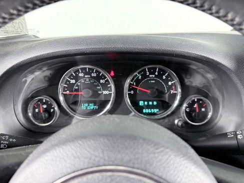 Used 2016 Jeep Wrangler Unlimited Sahara w/ Connectivity Group image 15