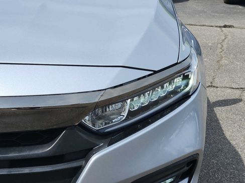 Used 2019 Honda Accord Sport image 9