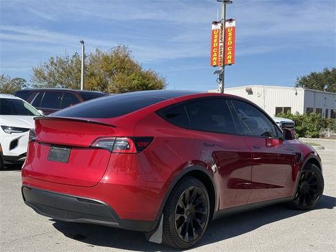 Used 2021 Tesla Model Y Long Range image 3