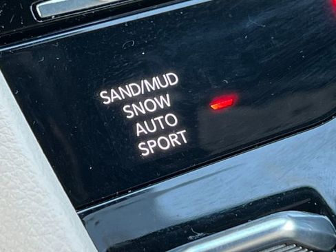 Used 2024 Jeep Grand Cherokee Limited w/ Luxury Tech Group II image 32