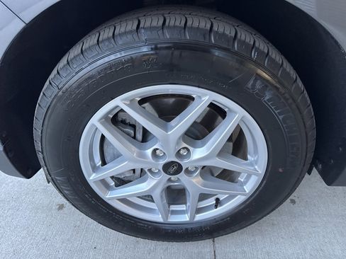 Certified 2024 Ford Edge SEL w/ Convenience Package image 17