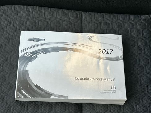 Used 2017 Chevrolet Colorado Z71 image 39