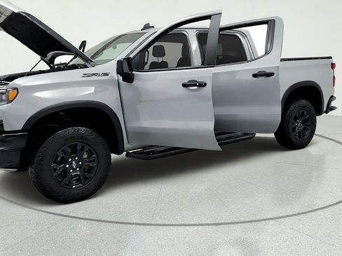 Used 2025 Chevrolet Silverado 1500 ZR2 w/ Technology Package AWD/4WD image 9