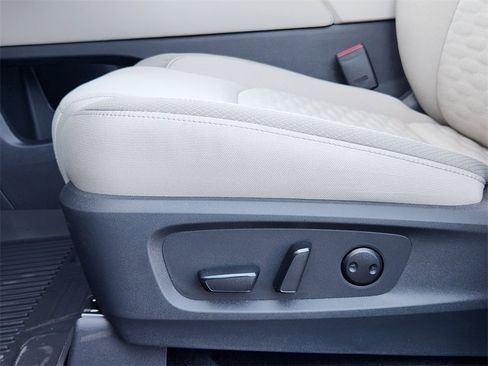 New 2025 Nissan Pathfinder SV w/ Black Appearance Package image 17