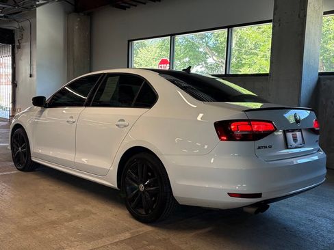 Used 2018 Volkswagen Jetta Sport FWD image 3