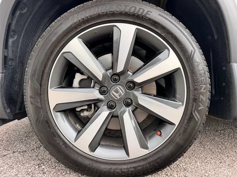 Used 2025 Honda Pilot Touring image 37