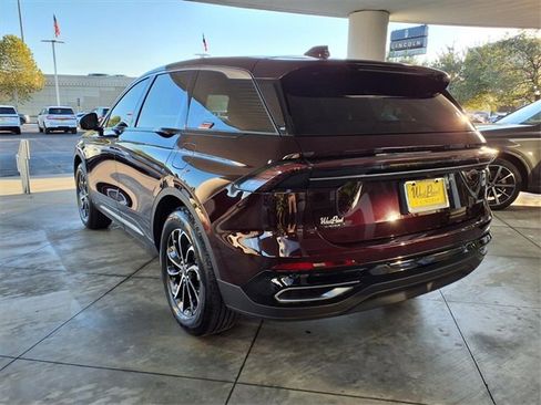 Certified 2025 Lincoln Nautilus Premier image 22