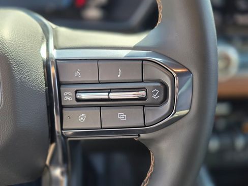 Used 2025 GMC Canyon AT4 w/ AT4 Premium Package AWD/4WD image 27