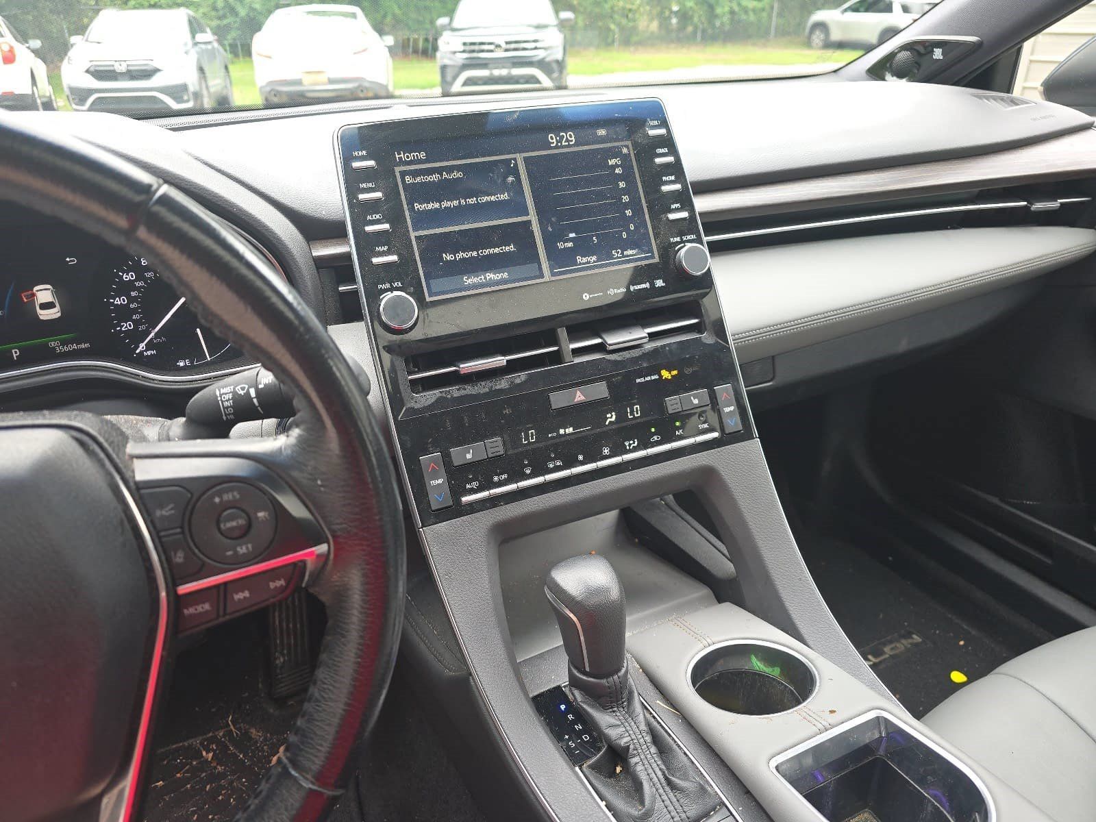 Used 2019 Toyota Avalon XLE w/ Moonroof Package FWD image 16
