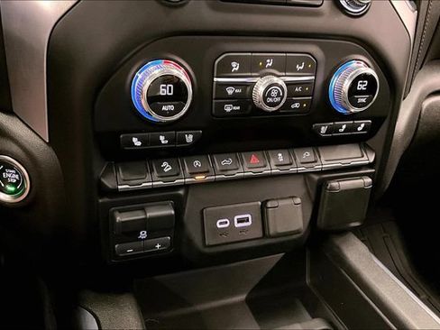 Used 2021 GMC Sierra 1500 SLT w/ SLT Premium Package AWD/4WD image 36