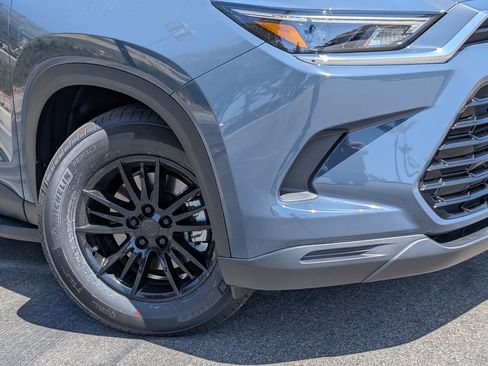 Used 2026 Toyota Grand Highlander AWD image 11