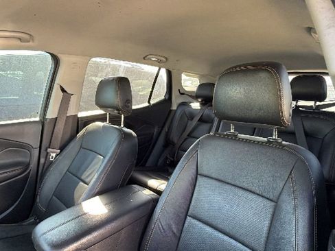 Used 2021 GMC Terrain SLT image 12